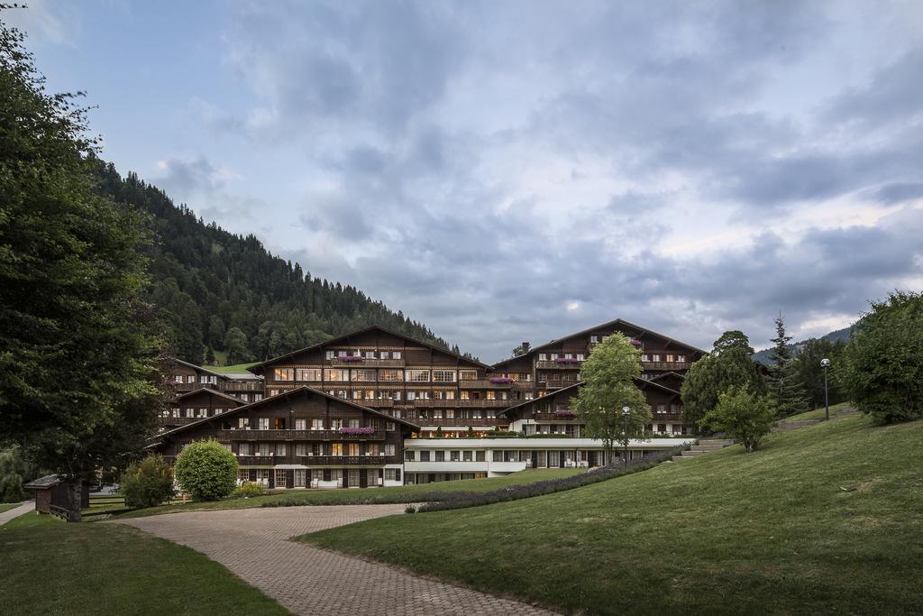 Huus Gstaad Hotel ซาเน็น ภายนอก รูปภาพ