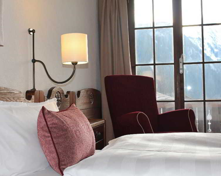 Huus Gstaad Hotel ซาเน็น ภายนอก รูปภาพ